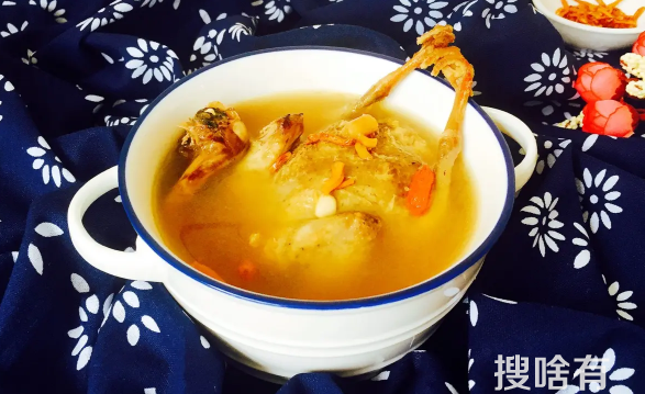 乳鸽煲汤放什么材料去湿气2