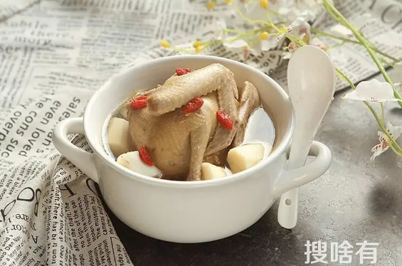 乳鸽煲汤放什么材料去湿气3