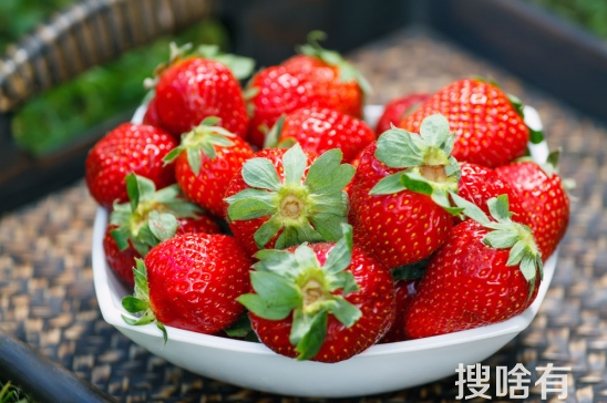 冬天草莓不洗可以放多久（冬天吃草莓的注意
